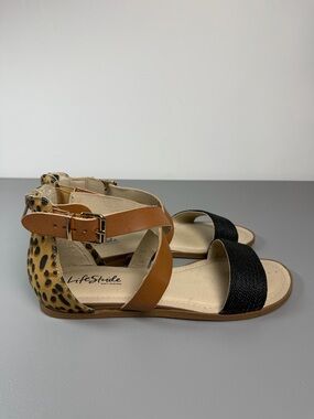 LifeStride Women Sandals 9M Riley Flat Black Nappa Leather Leopard Buckle